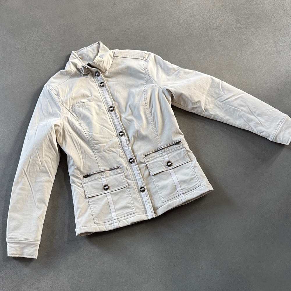 Prana, size M.